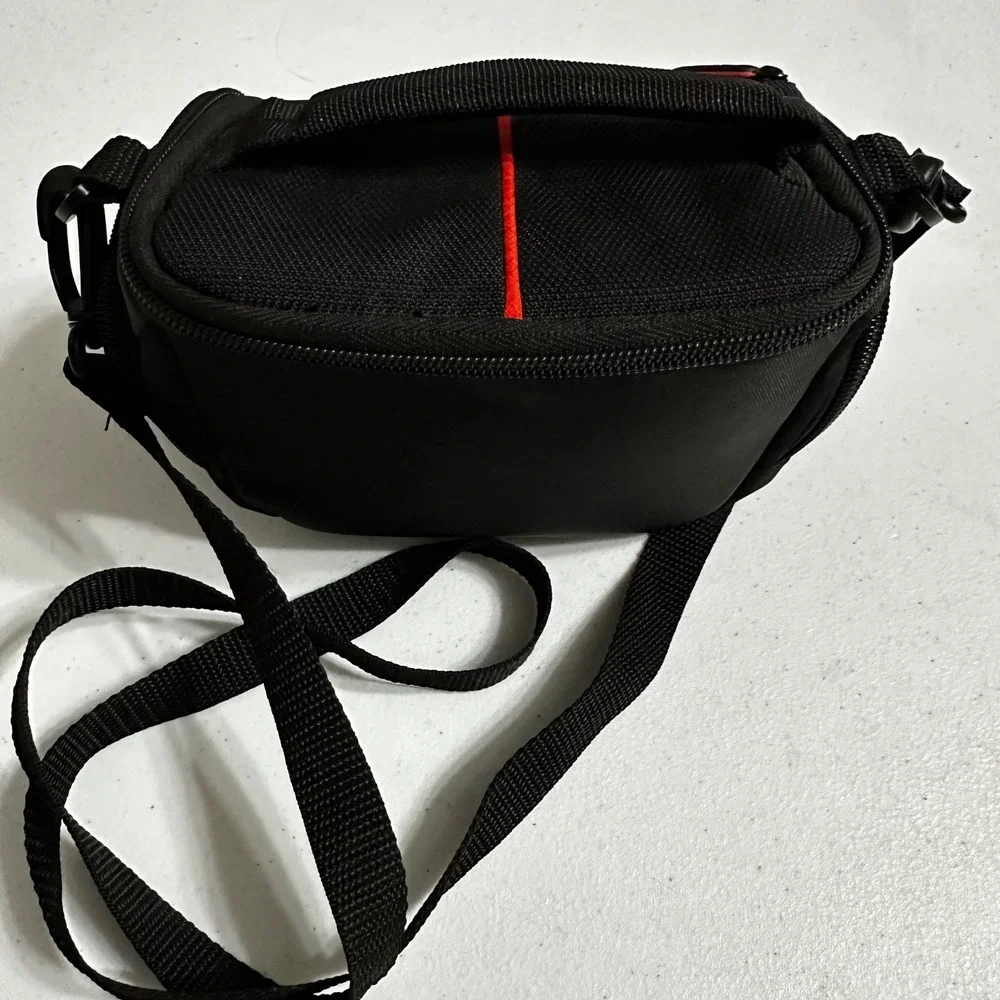 Case Logic Black Compact Camera Bag Padded Digital Camcorder‎ Case Strap Pockets